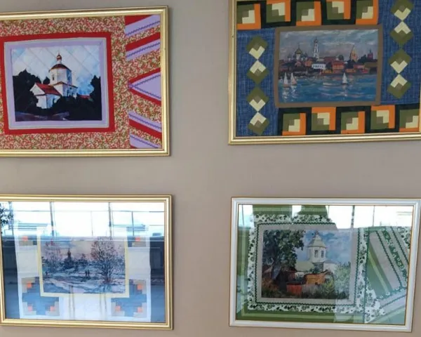 Жители Октябрьска увидели на выставке достопримечательности соседнего города 