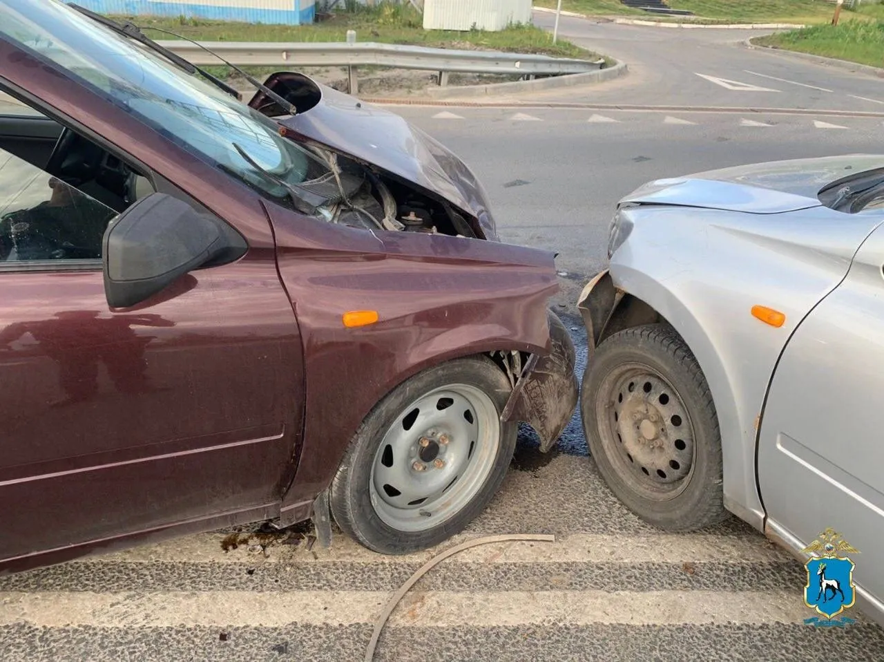 Погиб пассажир: в Самаре иномарка врезалась в 