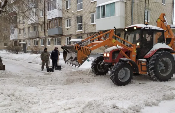 На тольяттинский воскресник вышли 770 дворников и 86 единиц техники