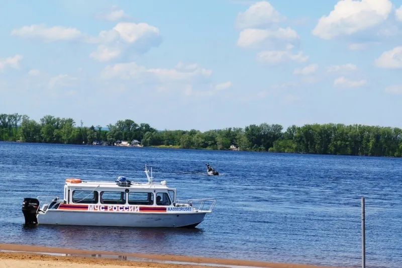 В Самарской области полицейские достали из Волги тело мужчины