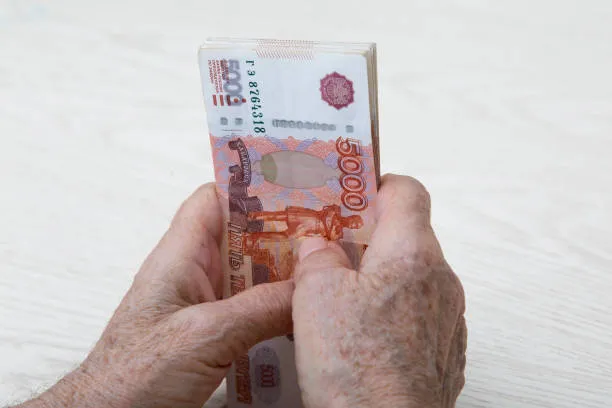 Обманывала пенсионеров: на Урале задержали мошенницу-курьера 