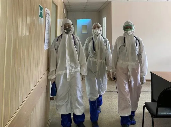 Самарский врач-инфекционист "красной зоны": "Решение приняла сразу: надела СИЗ и пошла принимать пациента"