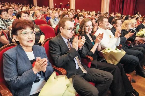 "Щелкунчик" в подарок: в Самарском театре оперы и балета отметили День работника культуры