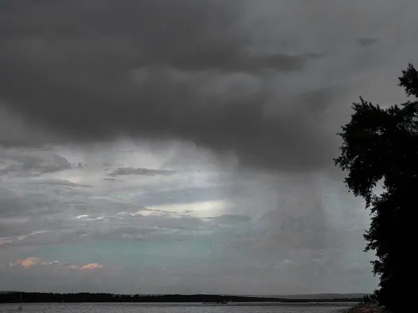 На Самарскую область 13 июля обрушатся гроза и град