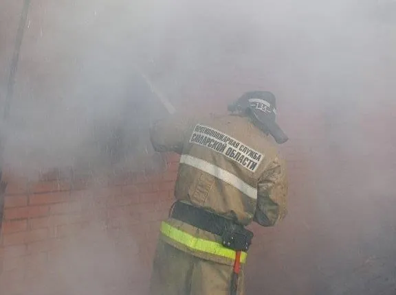 В Самарской области воспламенилась крыша гаража