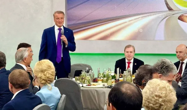 "Мы должны изобретать собственное будущее": на деловом завтраке в рамках ПМЭФ-2025 обсудили ситуацию в российской экономике