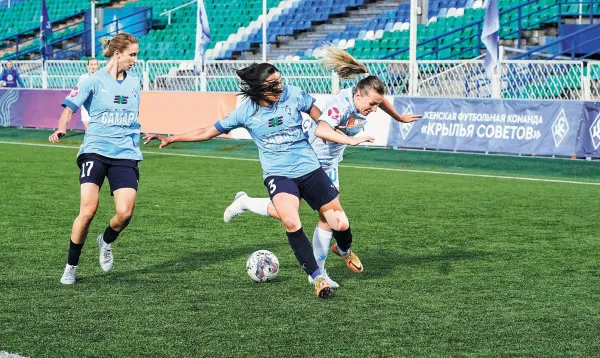 Молодые самарские футболистки Крыльев Советов-М закрыли сезон