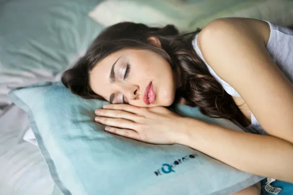 Прерывистый сон: сомнолог рассказал о способах борьбы с частыми пробуждениями