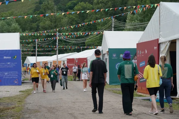 На площадке "iВолги" установят 44 шатра