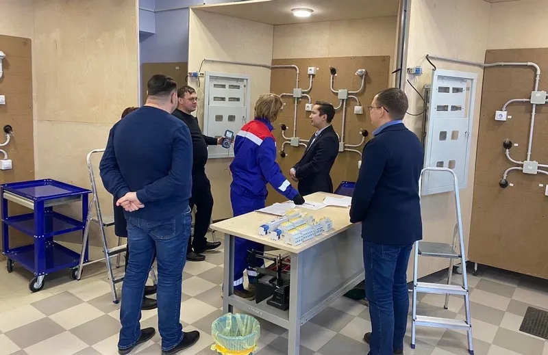 В Нефтегорске студенты сдают экзамены на современном оборудовании