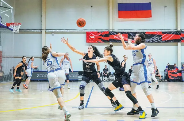 Черная полоса на паркете: команды баскетбольного клуба "Самара" продолжают череду неудачных матчей