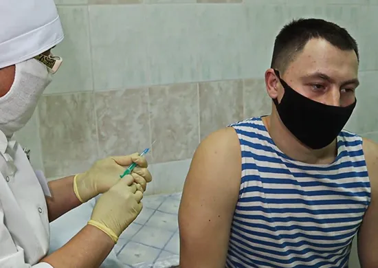 Больше 4 тысяч военных ЦВО Поволжья привились от коронавируса