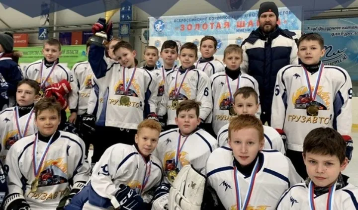 Юные сызранцы стали первыми на "Золотой шайбе"