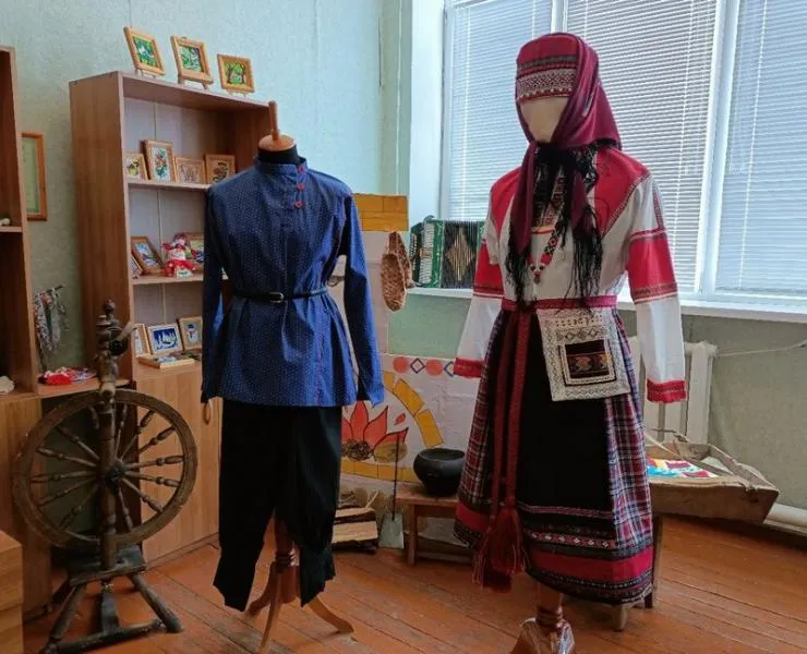 Русские народные костюмы женские.
