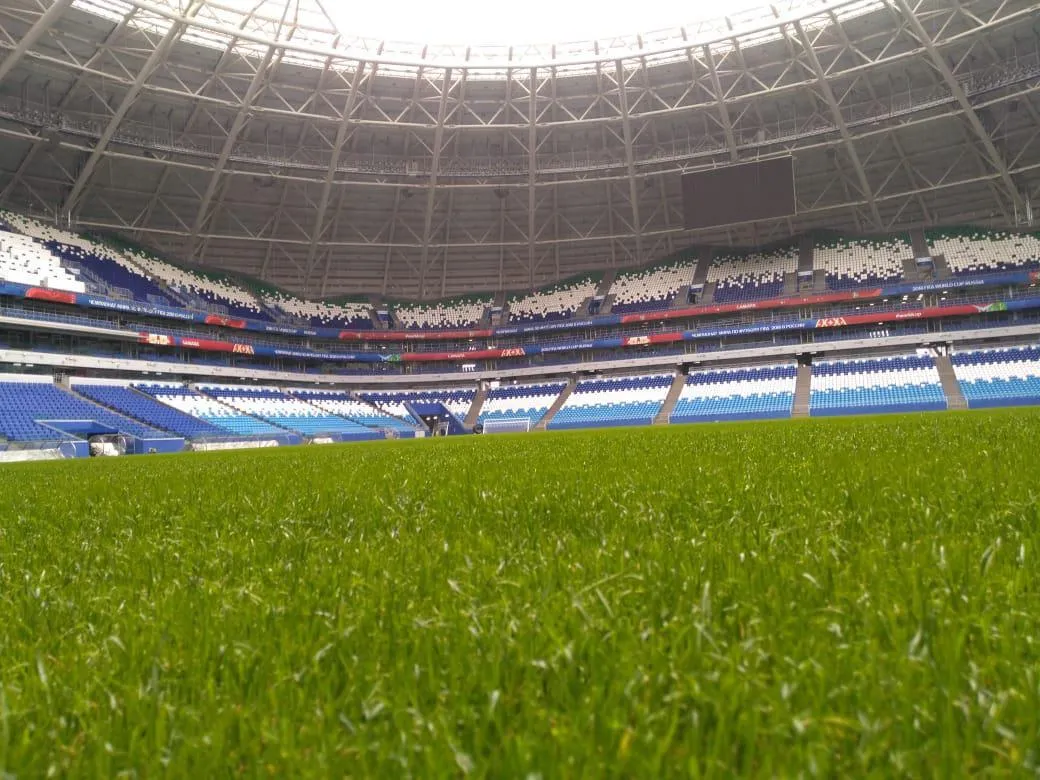 Газон Самара Арены готовят к играм РФПЛ
