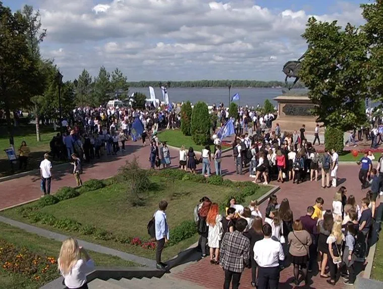 Студенты СамГТУ отметили 1 сентября на самарской набережной