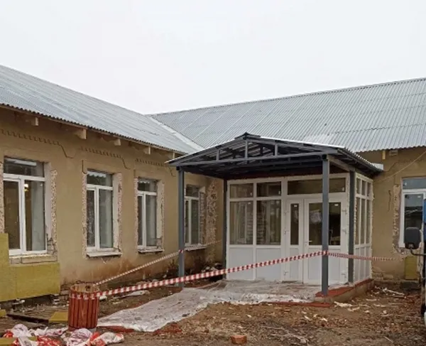 Жители поселка Комсомольский будут лечиться в обновленной амбулатории