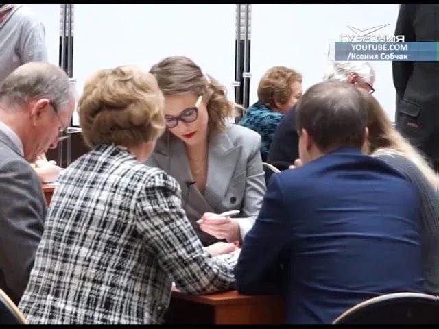 Центризбирком зарегистрировал в качестве кандидатов в президенты Максима Сурайкина и Ксению Собчак