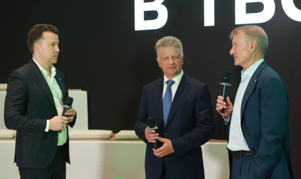 В серийную LADA Azimut интегрируют новую российскую программную платформу под управлением нейросети