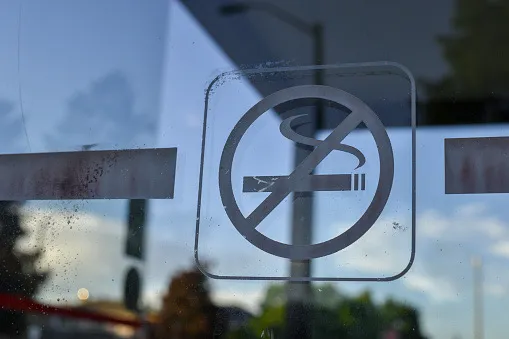 Поражение легких, тяжёлая зависимость: самарский врач рассказал об опасностях использования электронных устройств для курения 