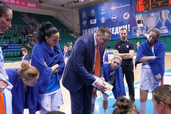 Чемоданное настроение: баскетболистки "Самары" крупно уступили курскому "Динамо" 