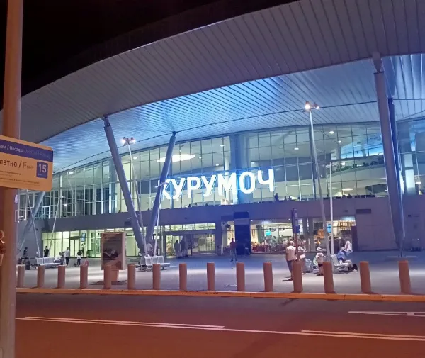 В Курумоче приземлился самолет из Турции, на котором должны были лететь пострадавшие в ДТП