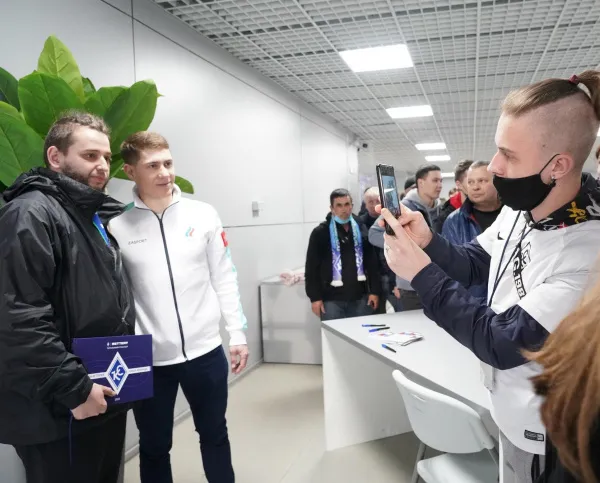 Болельщики КС пообщались с ветеранами клуба и призером Олимпиады