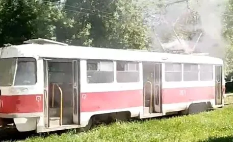 В Самаре 5 мая на ул. Советской задымился трамвай № 25