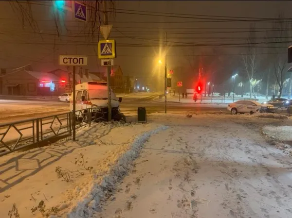 В Самаре девушка "отметила" получение прав ДТП со скорой помощью