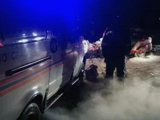 Спасатели два часа вырезали погибших людей из Гранты, которую раздавила автоцистерна