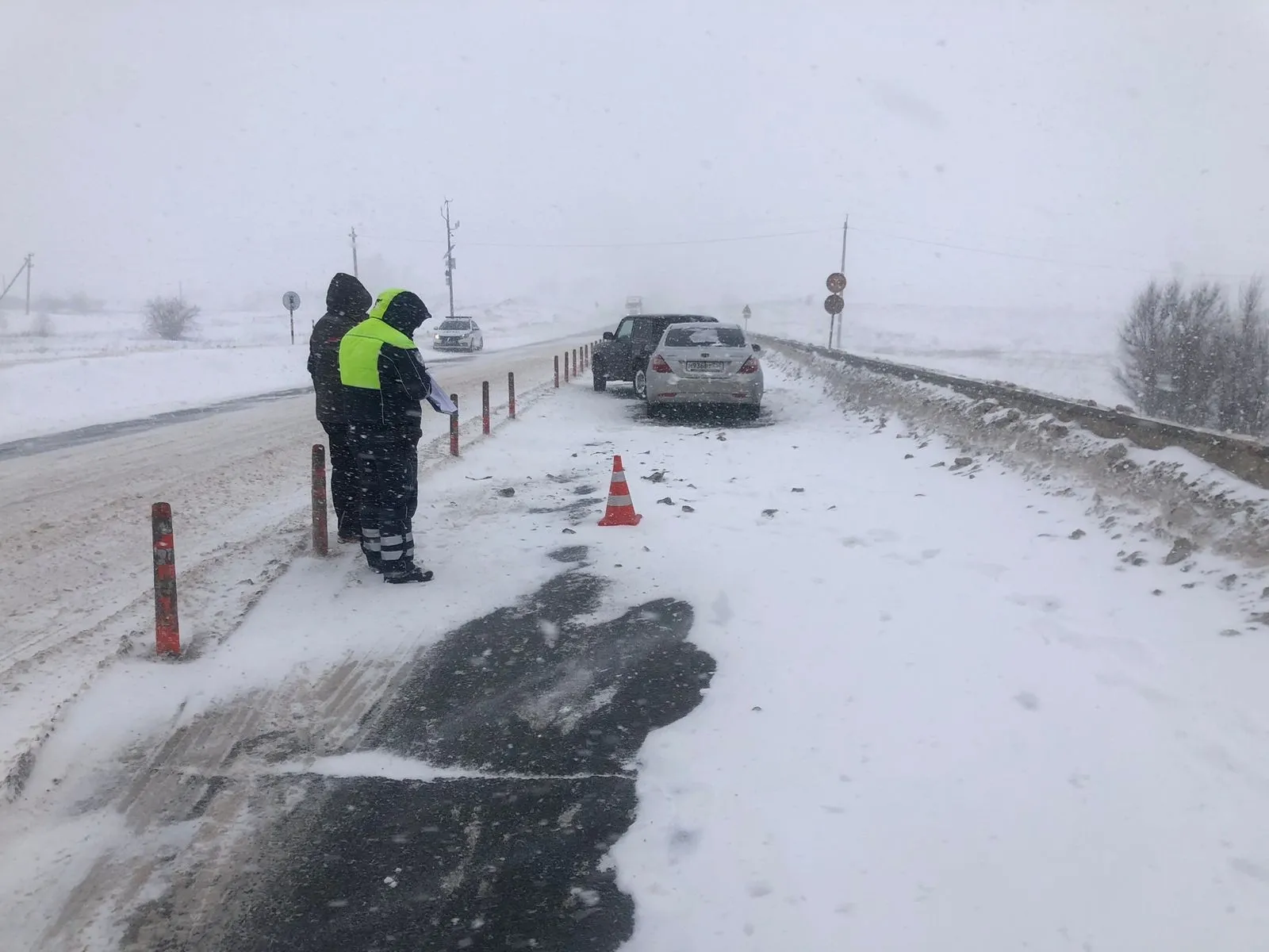 В Самаре водитель врезался в ограждение из-за снегопада | СОВА - главные  новости Самары