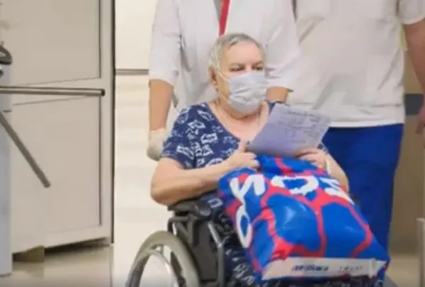 В Самаре из больницы выписали пожилую женщину, повторно переболевшую коронавирусом