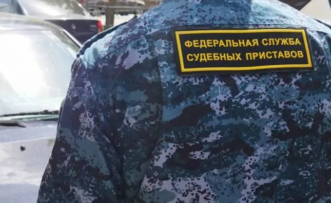 Приставы помогли жителю Кинеля получить с убийцы отца компенсацию в 800 тысяч рублей