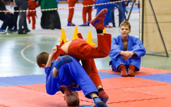 В Тольятти на Спартакиаде "Непобедимая держава" состоялись соревнования по универсальному бою
