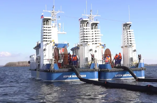 В Самаре ввели в строй современные суда для локализации разливов нефти
