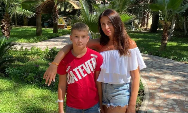 "Пришёл домой с разбитым лицом": мама самарского 5-классника рассказала об избиении сына у школы