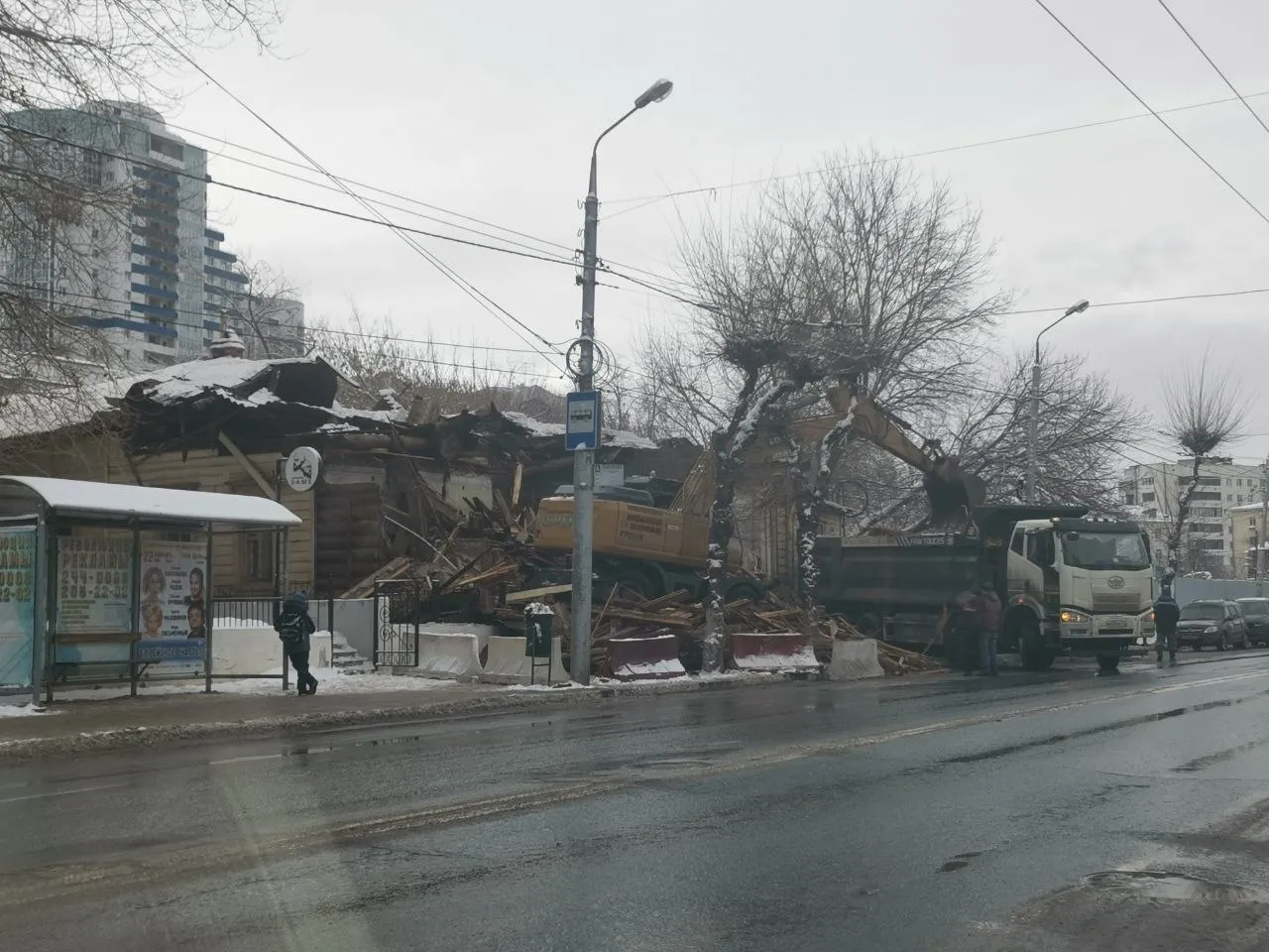 В Самаре сносят аварийный дом в Ленинском районе | СОВА - главные новости  Самары