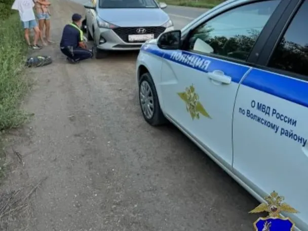 Полицейские помогли женщине с ребенком на трассе в Самарской области