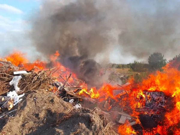 25 августа в Самарской области горели строительные и бытовые отходы