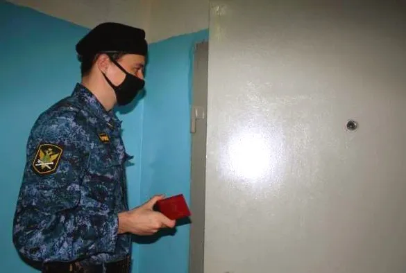 Самарчанку с сыном принудительно вселили в квартиру к экс-мужу и его новой возлюбленной