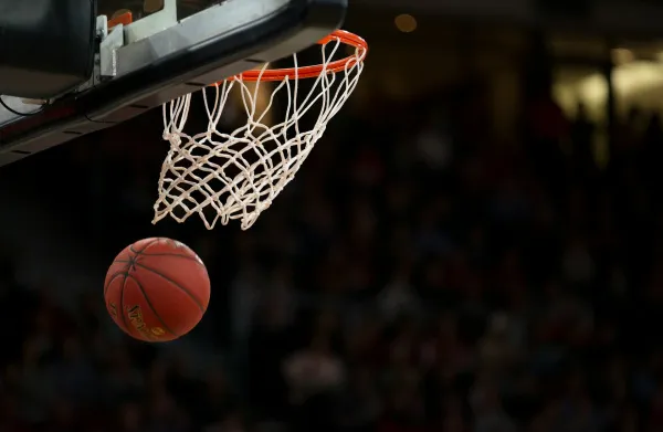Баскетболисты Самары завершили чемпионат домашним поражением от УНИКСа