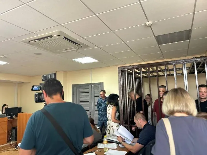 Передачки через решетку и допросы свидетелей: в Самаре прошло очередное заседание по делу экс-главы самарского МЧС Олега Бойко