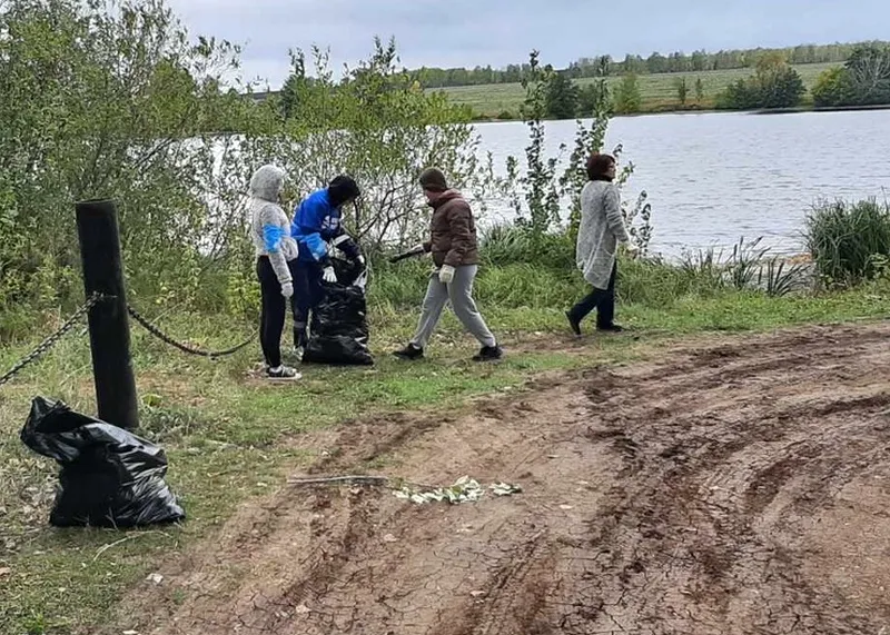 Акция по очистке берегов водоемов от мусора прошла в Похвистневском районе 