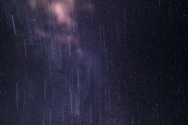 Жители Самарской области до 12 января смогут увидеть метеорный поток Квадрантиды