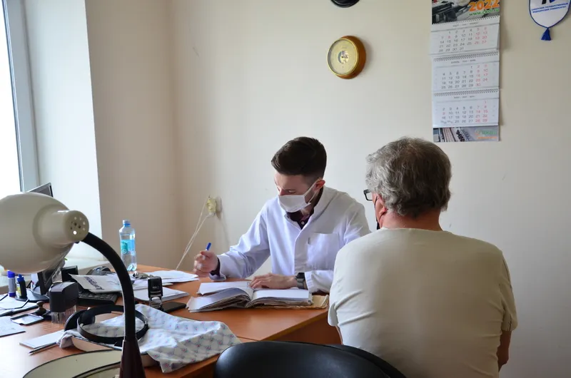 Врачи больницы имени Середавина осмотрели в Богатовском районе 70 пациентов 