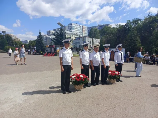 Вячеслав Федорищев: "Сегодня моряки, в том числе и из Самарской области, продолжают с честью служить Родине, выполняя ответственные задачи и охраняя ее рубежи"