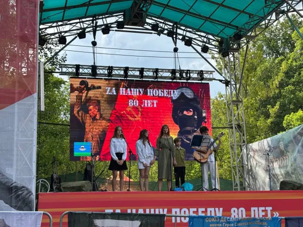 Денис Михайлин - о Всероссийском фестивале бардовской песни: "В жизни бойцов музыка играет большую роль"