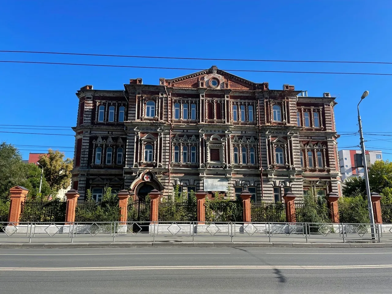 Здание бывшей больницы Красного Креста на Льва Толстого в Самаре взяли под  охрану | СОВА - главные новости Самары