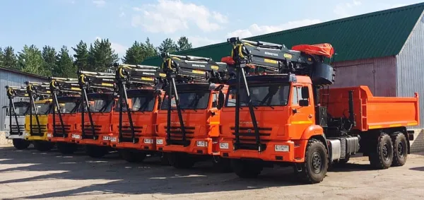 В Самарскую область поступят семь грузовиков с гидроманипуляторами