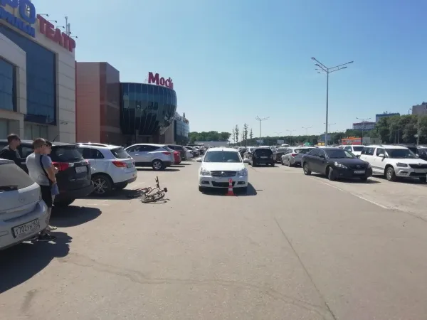 В Самаре иномарка сбила ребенка на велосипеде